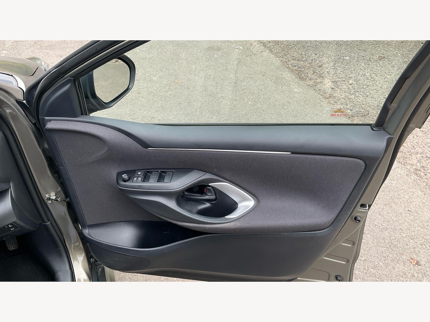 Used Toyota Yaris 2023 for sale - 78034445: Photo 31