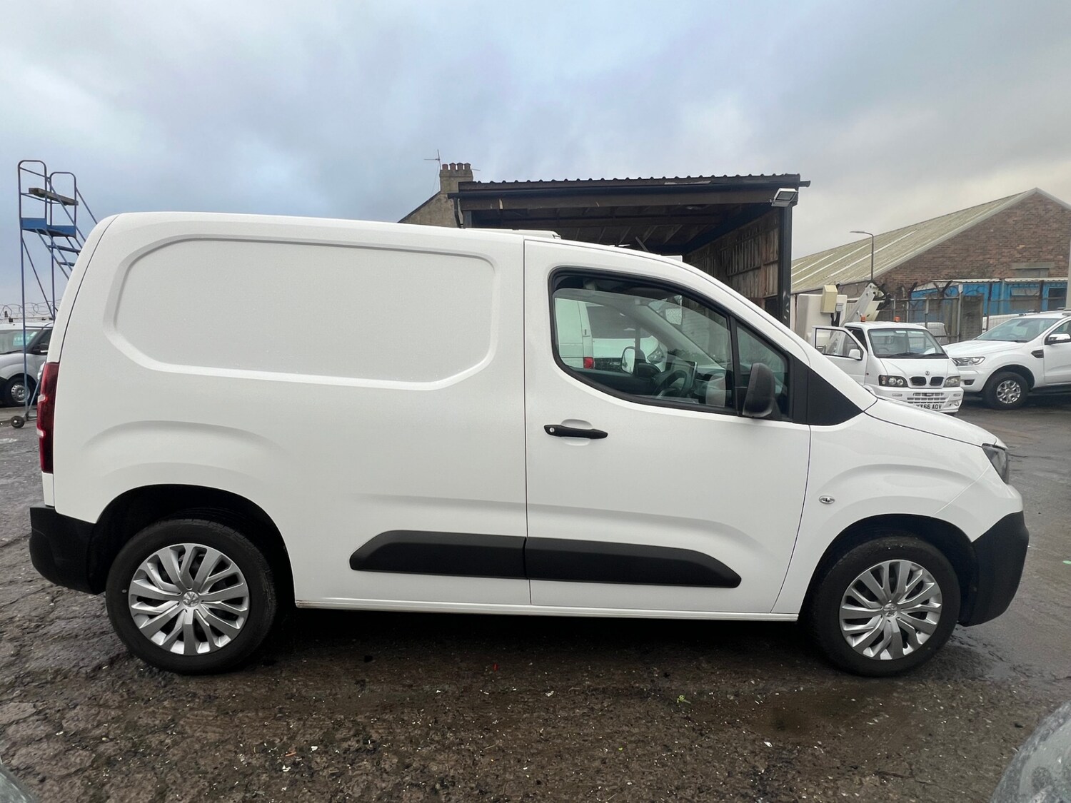 Used Peugeot Partner 2021 for sale - 77445536: Photo 15