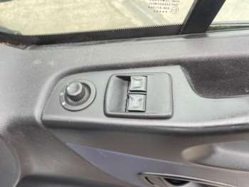 Used Vauxhall Vivaro 2016 for sale - 75117642: Photo