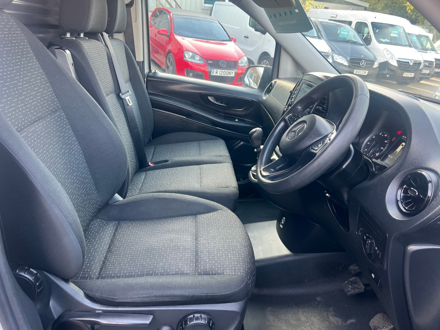 Used Mercedes-Benz Vito 2021 for sale - 76776377: Photo 2