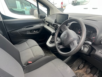 Used Mercedes-Benz GLA 2018 for sale - 76265727: Photo 3
