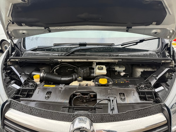 Used Vauxhall Vivaro 2016 for sale - 76232649: Photo 7