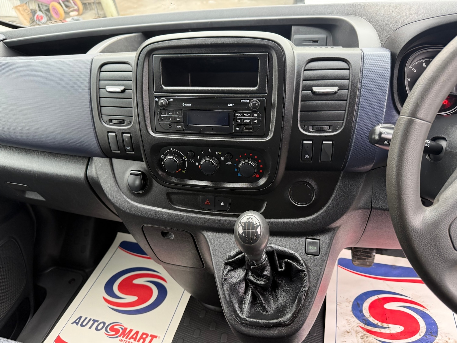 Used Vauxhall Vivaro 2016 for sale - 76343985: Photo 3