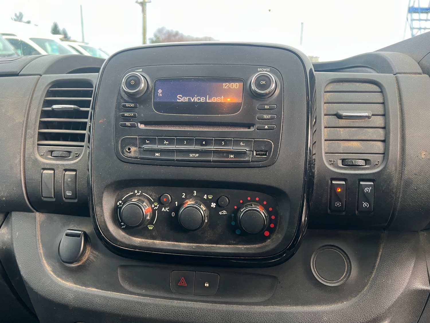 Used Vauxhall Vivaro 2017 for sale - 78104040: Photo 3