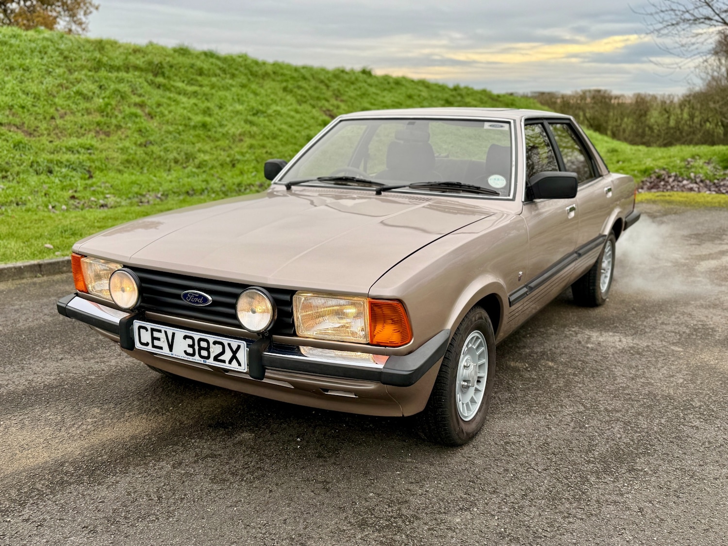Used Ford Cortina 1982 for sale - 76713306: Photo 1