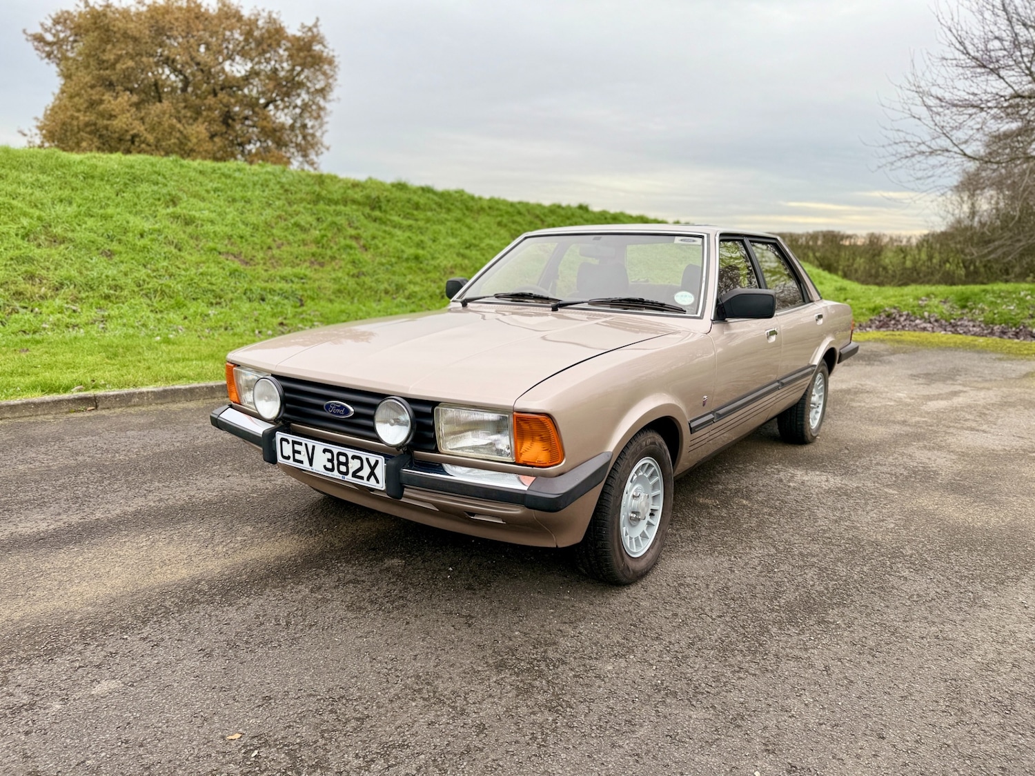 Used Ford Cortina 1982 for sale - 76713306: Photo 2