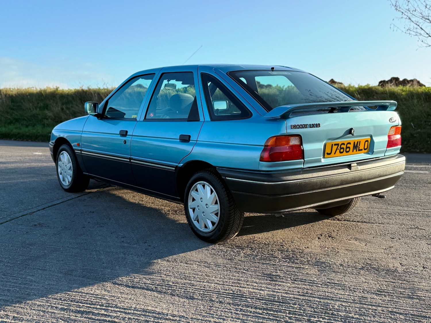 Used Ford Escort 1992 for sale - 76600159: Photo 12