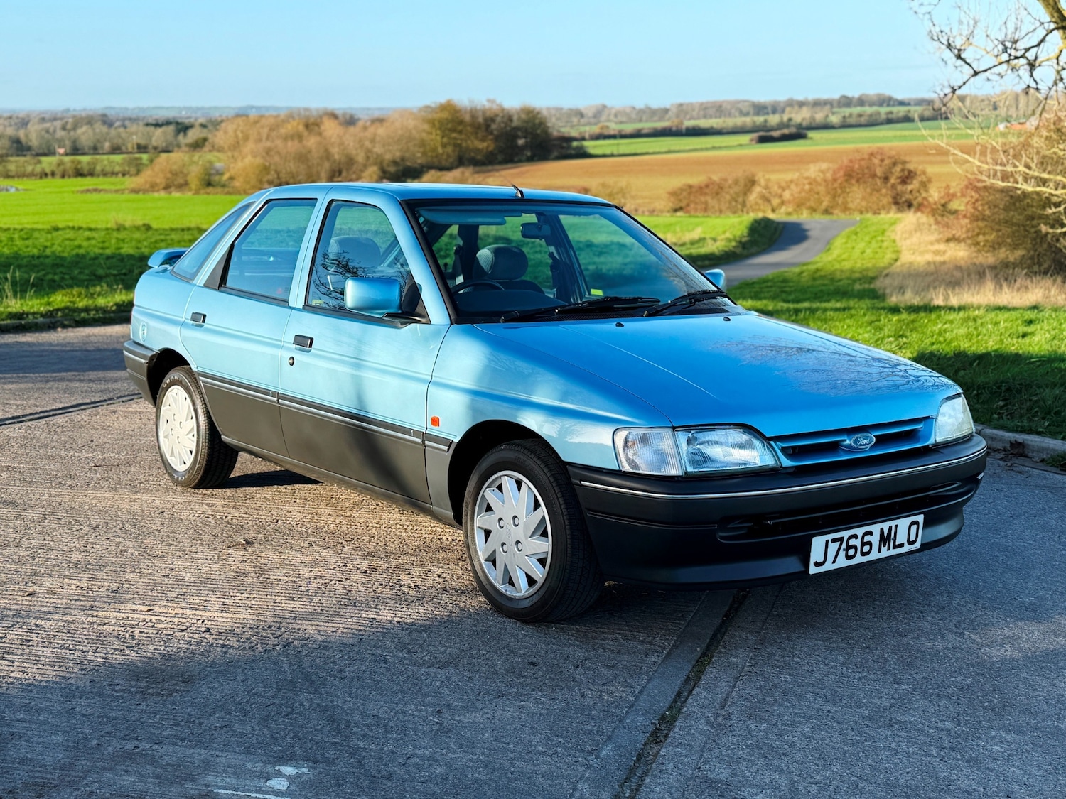 Used Ford Escort 1992 for sale - 76600159: Photo 2