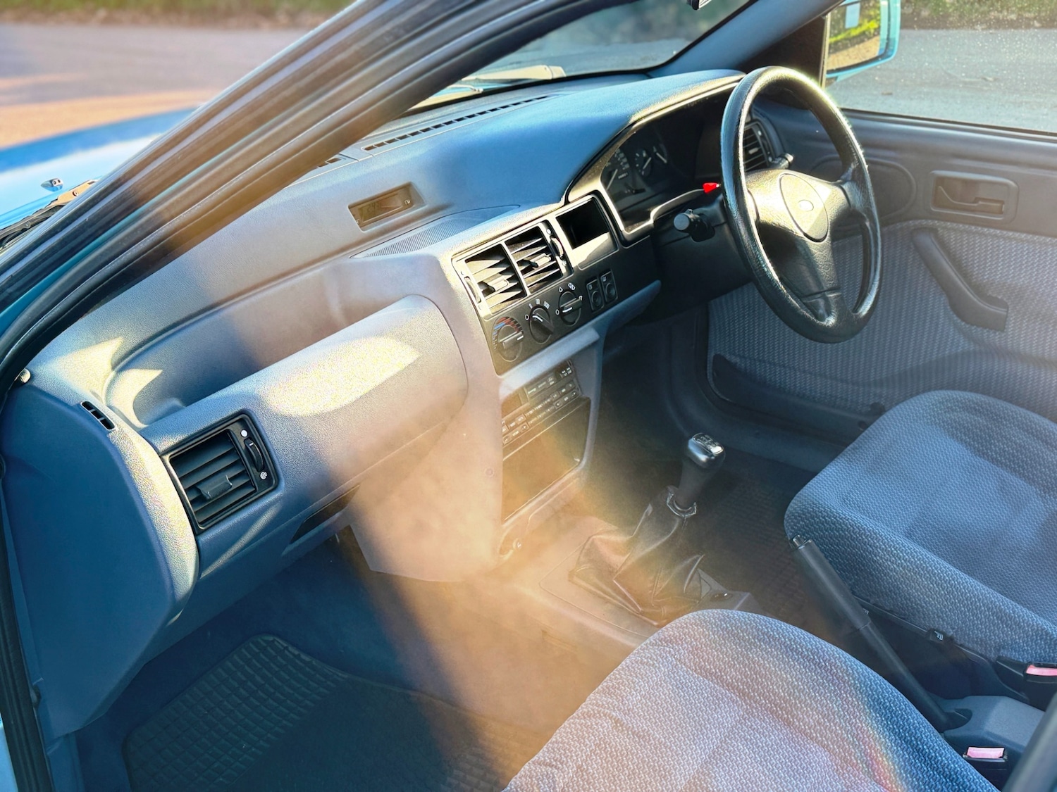 Used Ford Escort 1992 for sale - 76600159: Photo 24