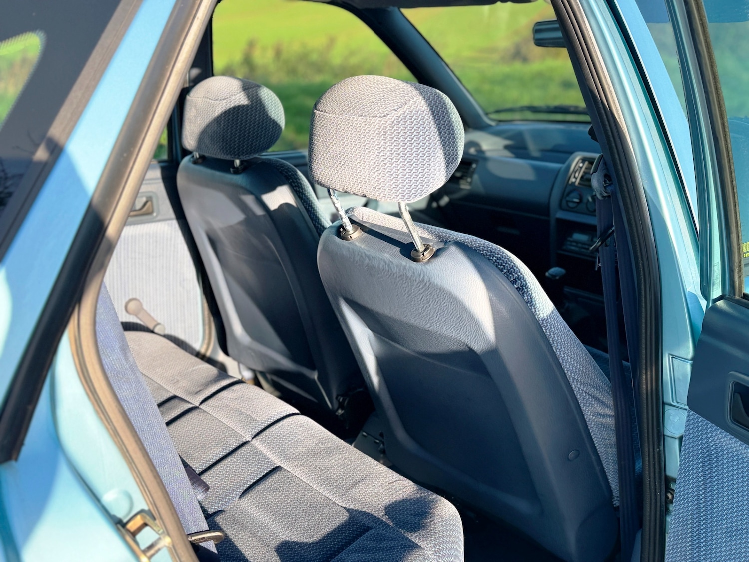 Used Ford Escort 1992 for sale - 76600159: Photo 29