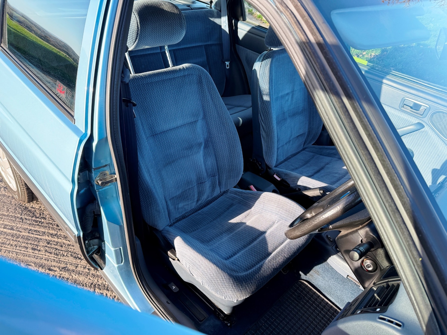 Used Ford Escort 1992 for sale - 76600159: Photo 32