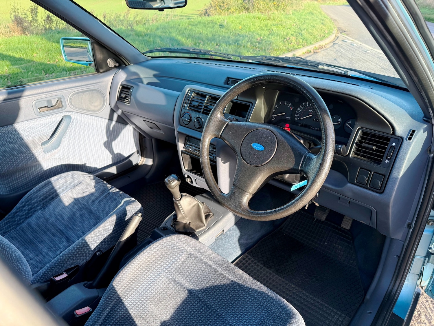 Used Ford Escort 1992 for sale - 76600159: Photo 35