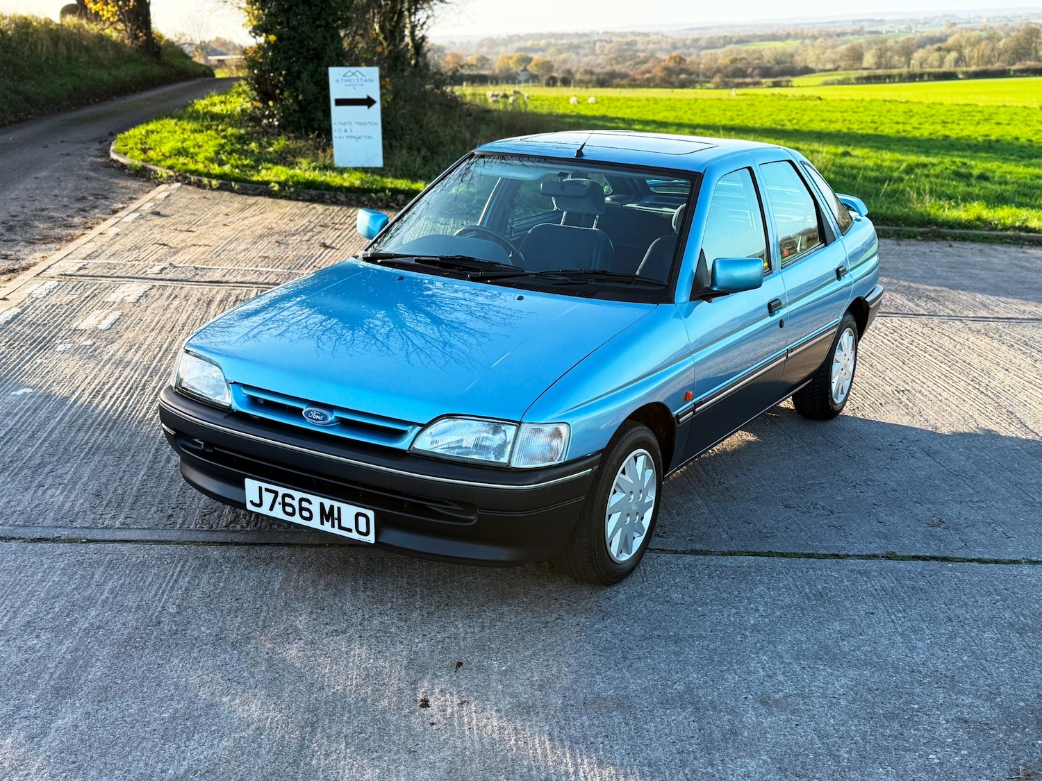 Used Ford Escort 1992 for sale - 76600159: Photo 5