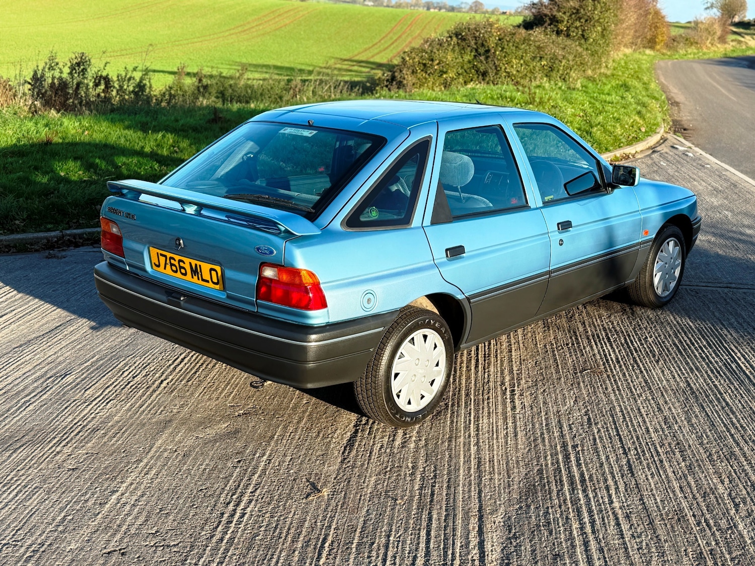Used Ford Escort 1992 for sale - 76600159: Photo 8
