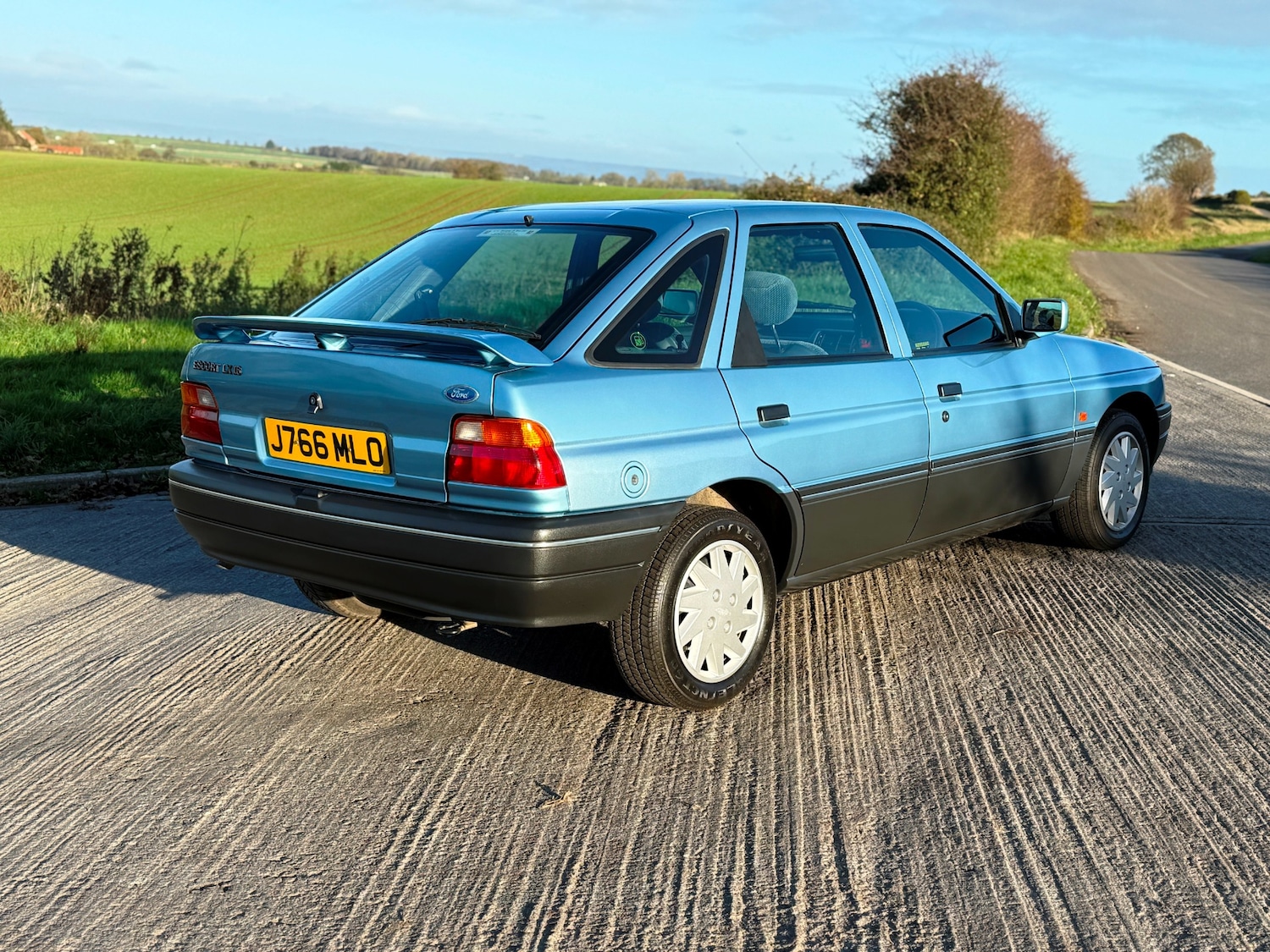 Used Ford Escort 1992 for sale - 76600159: Photo 9