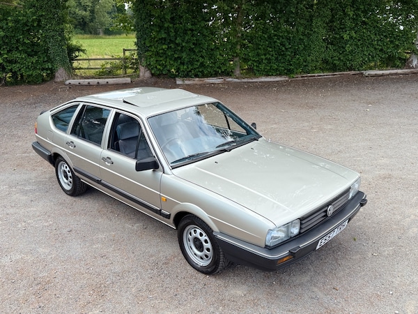 Used Volkswagen Passat 1988 for sale - 75097520: Photo 14