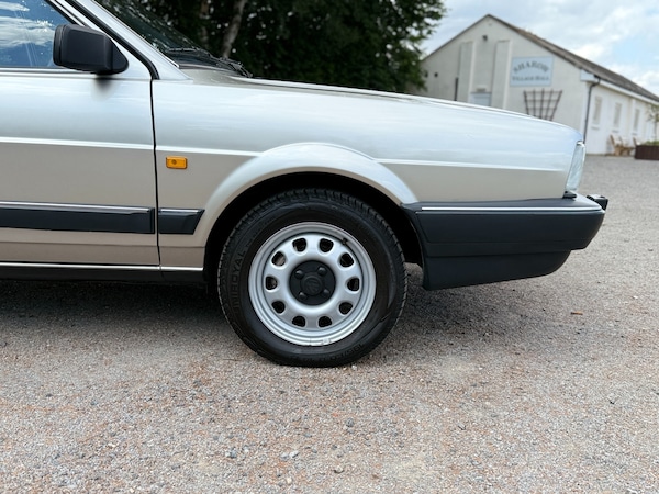 Used Volkswagen Passat 1988 for sale - 75097520: Photo 15