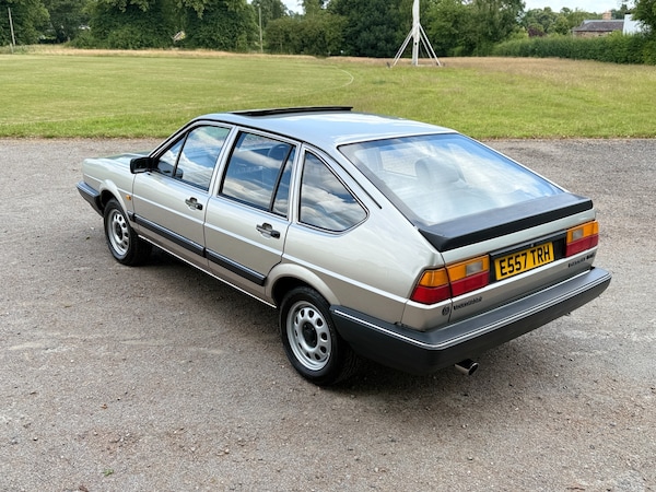 Used Volkswagen Passat 1988 for sale - 75097520: Photo 8
