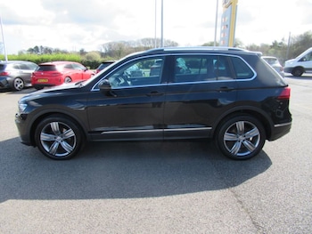 Used Volkswagen Tiguan 2017 for sale - 78043851: Photo