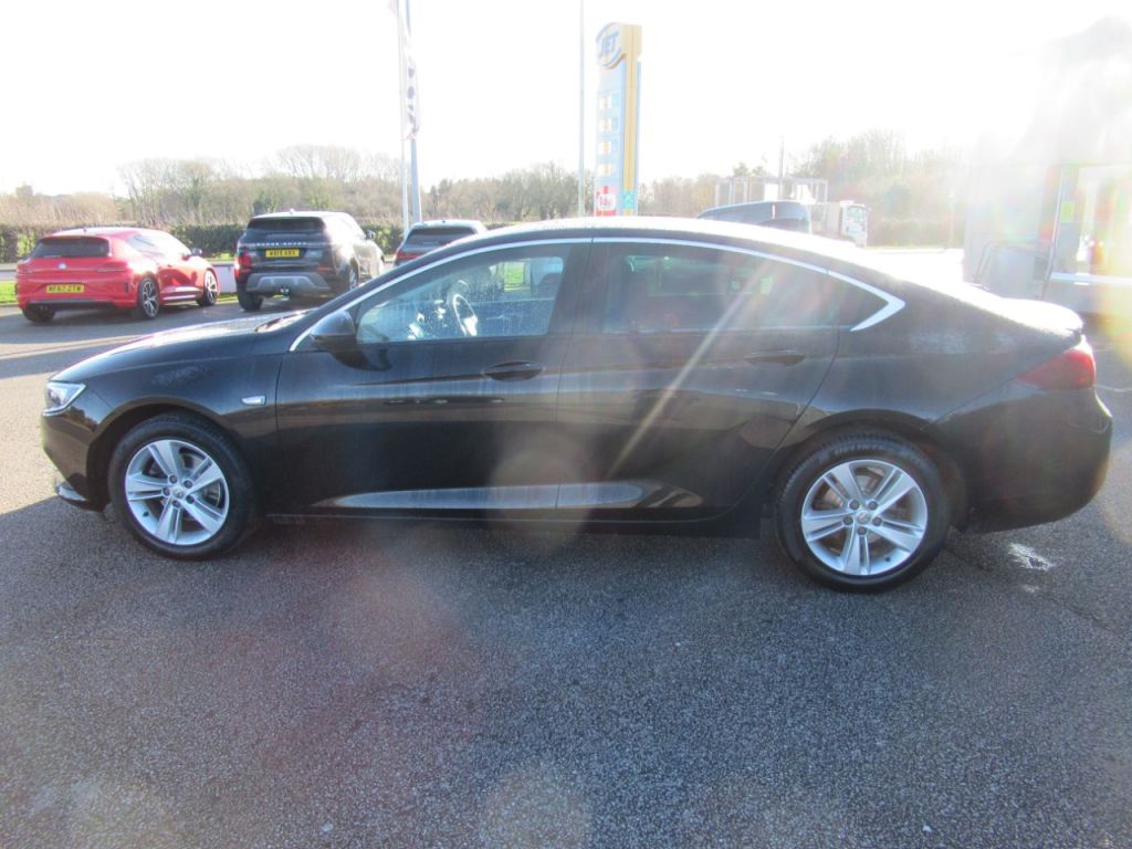 Used Vauxhall Insignia 2018 for sale - 77555187: Photo 3