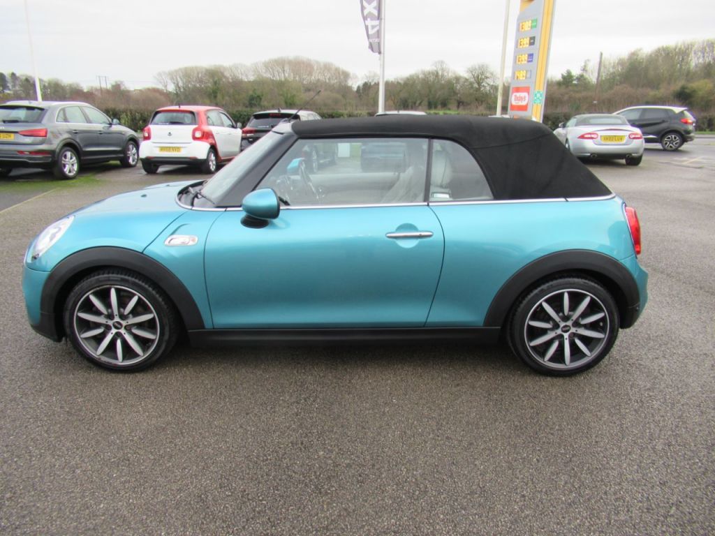 Used MINI Convertible 2017 for sale - 76957438: Photo 10