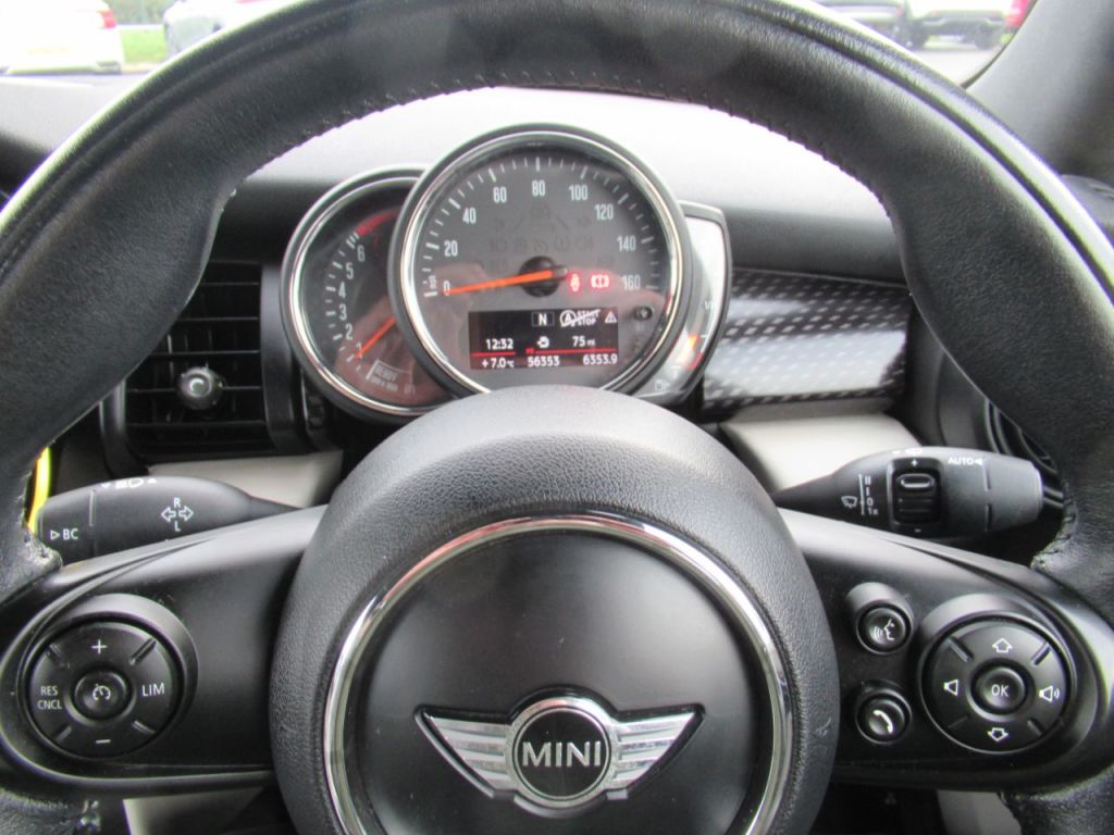 Used MINI Convertible 2017 for sale - 76957438: Photo 18