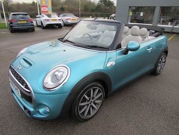Used MINI Convertible 2017 for sale - 76957438: Photo