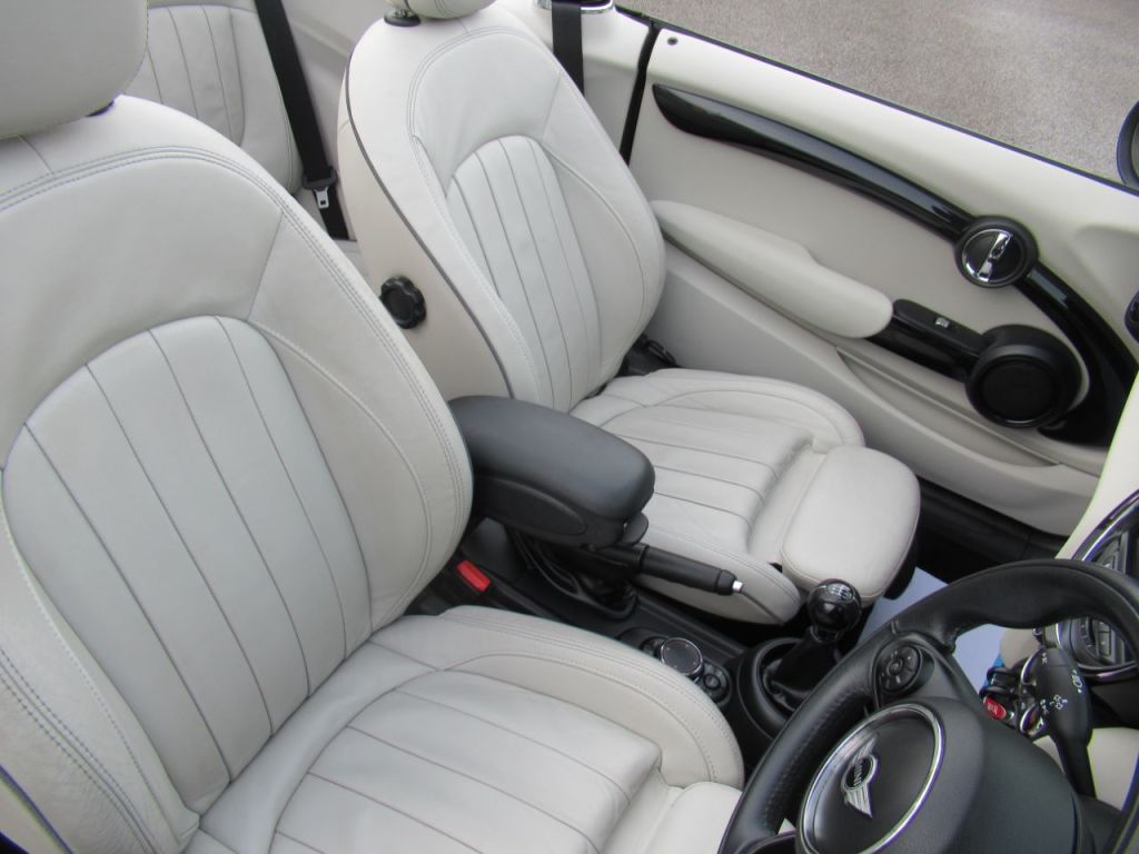 Used MINI Convertible 2017 for sale - 76957438: Photo 23