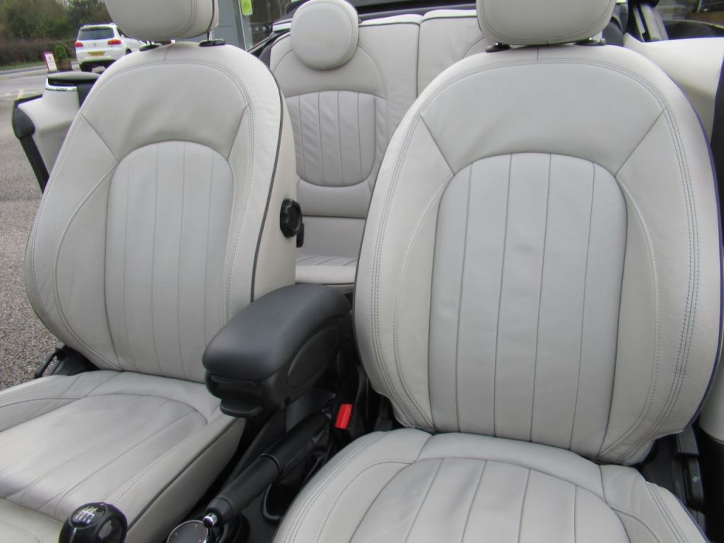 Used MINI Convertible 2017 for sale - 76957438: Photo 24