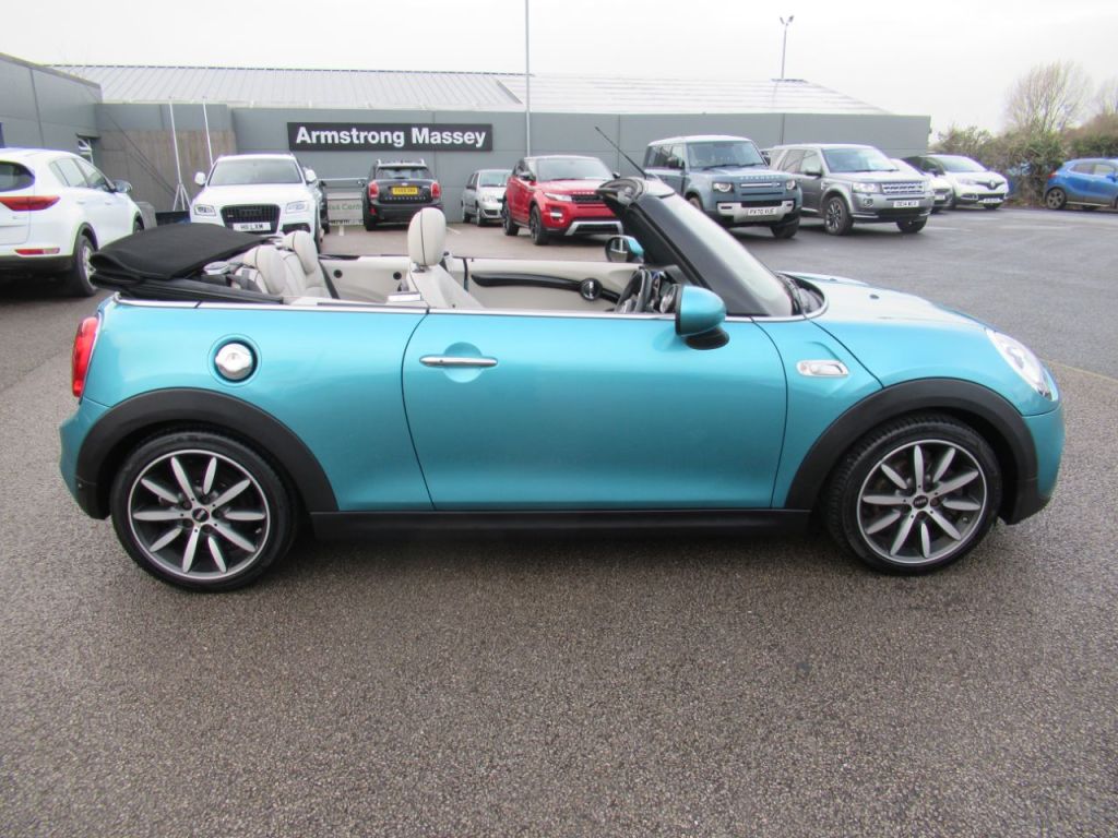 Used MINI Convertible 2017 for sale - 76957438: Photo 7