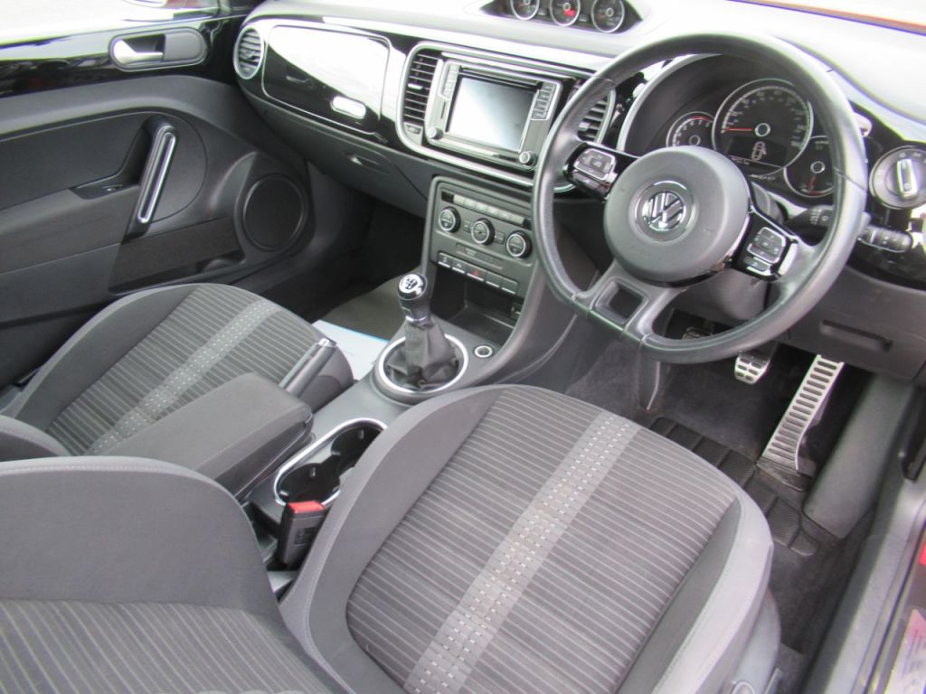 Used Volkswagen Beetle 2015 for sale - 77593328: Photo 13