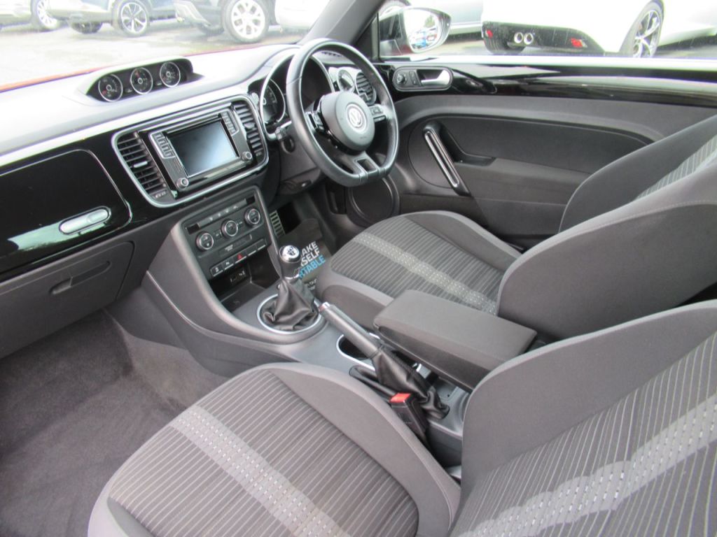 Used Volkswagen Beetle 2015 for sale - 77593328: Photo 16