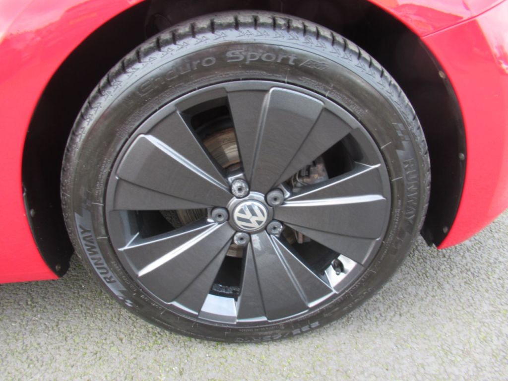 Used Volkswagen Beetle 2015 for sale - 77593328: Photo 9