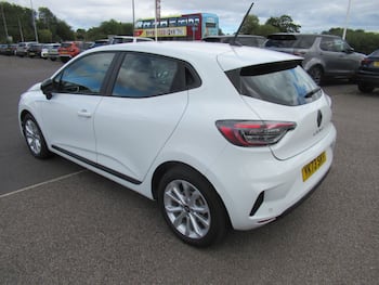 Used Renault Clio 2024 for sale - 79869596: Photo