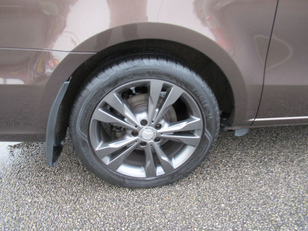 Used Mercedes-Benz V-Class 2017 for sale - 77226277: Photo 12