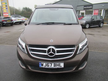 Used Mercedes-Benz V-Class 2017 for sale - 77226277: Photo