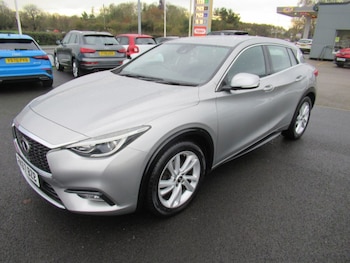 Infiniti - Q30