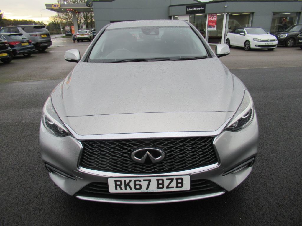 Used Infiniti Q30 2017 for sale - 76685836: Photo 2