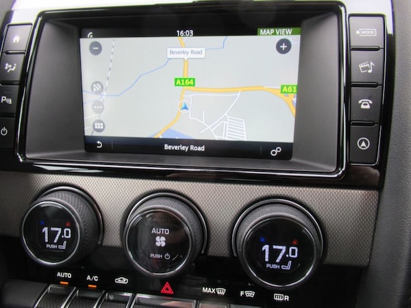 Used Jaguar F-Type 2015 for sale - 74637735: Photo 17