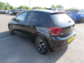 Used Volkswagen Polo 2018 for sale - 79333913: Photo