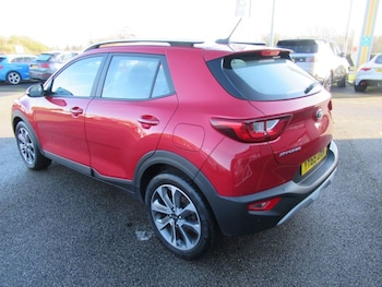 Used Kia Stonic 2020 for sale - 76653806: Photo