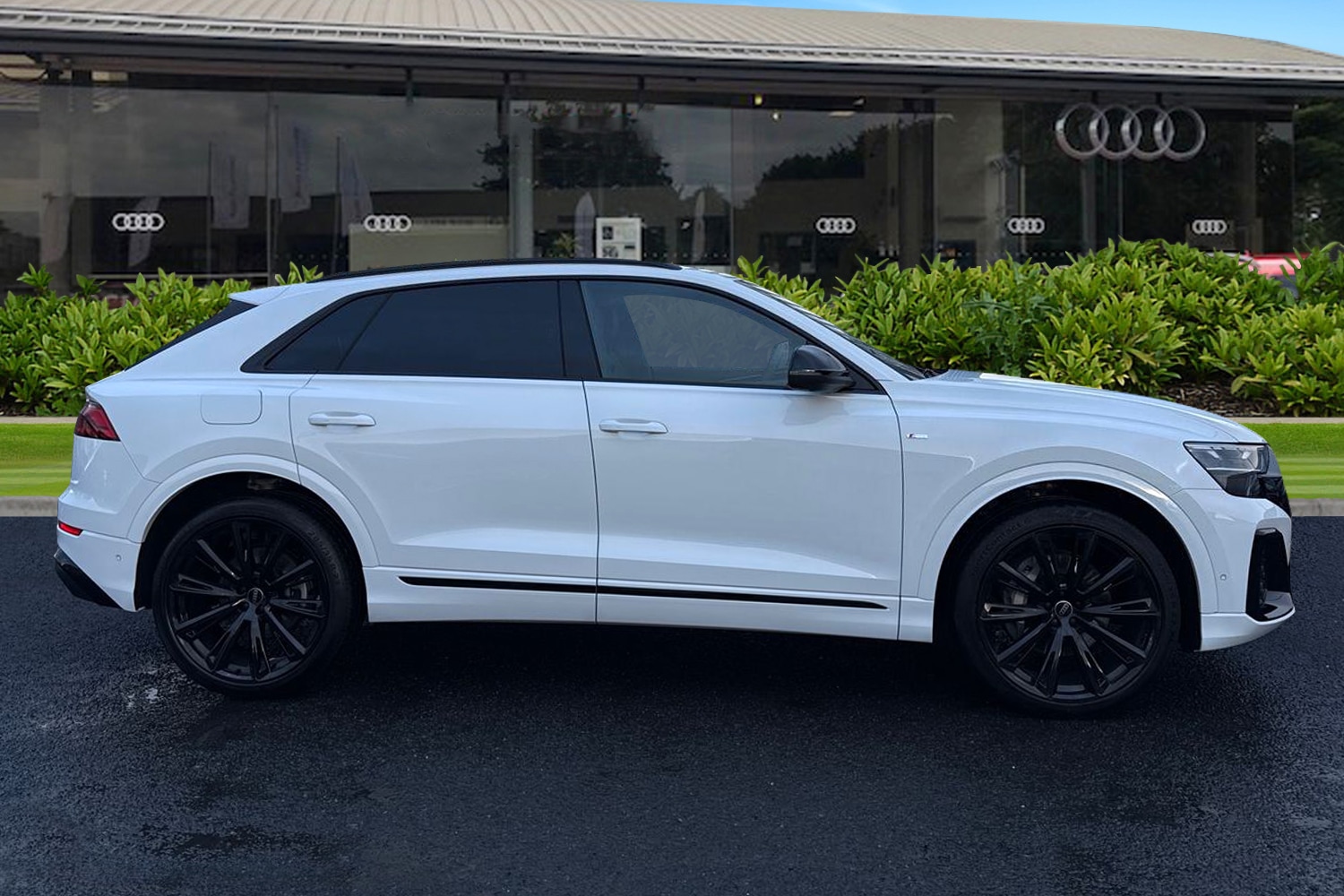 Used Audi Q8 2025 for sale - 76836404: Photo 3
