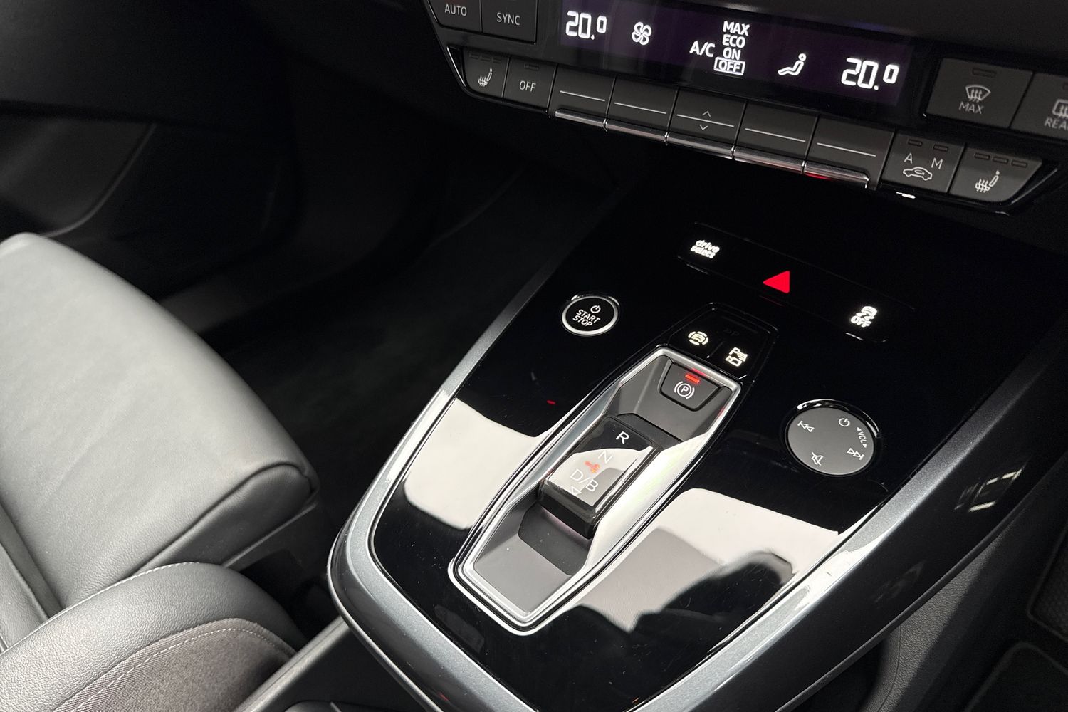 Used Audi Q4 e-tron 2025 for sale - 75847358: Photo 23