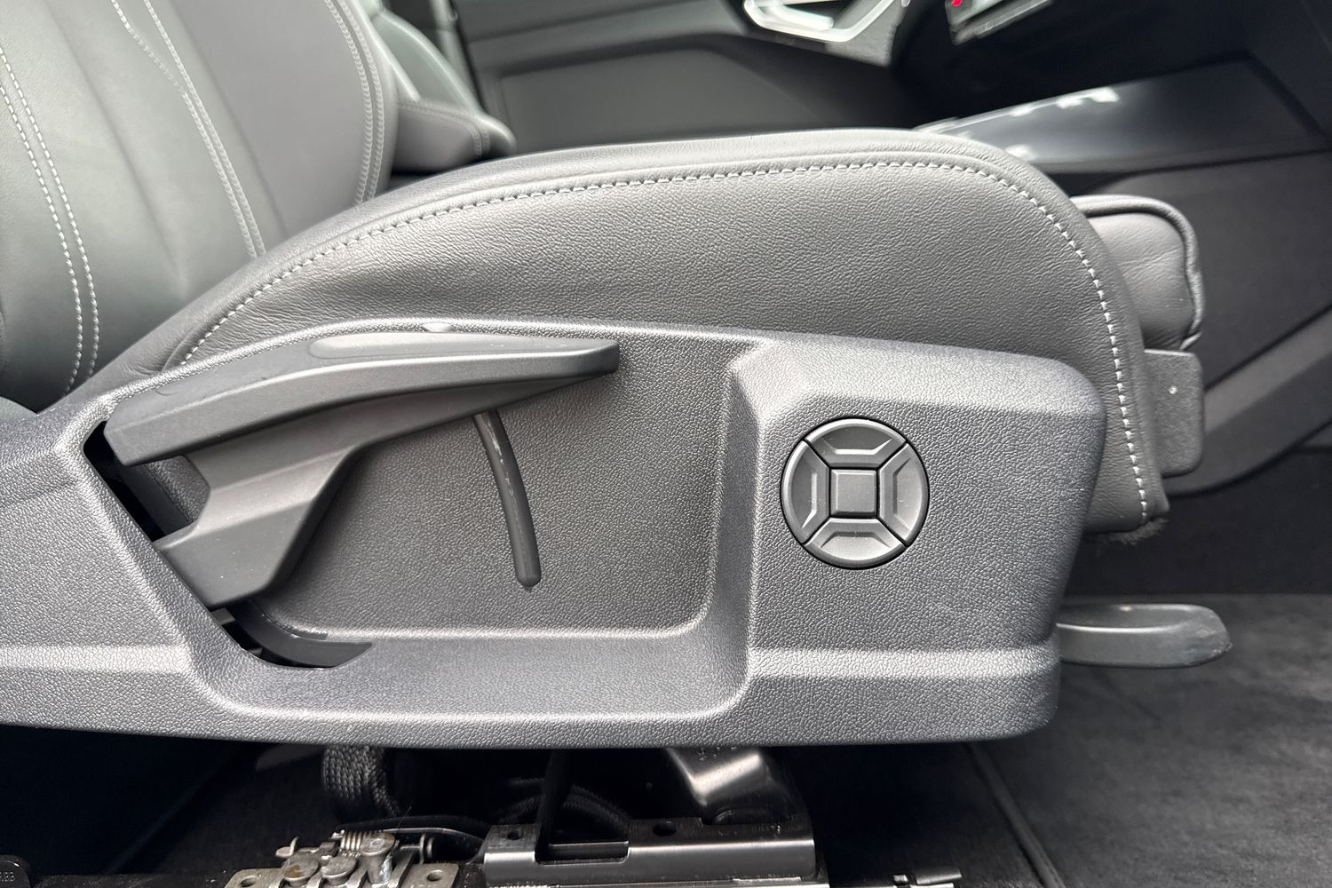 Used Audi Q4 e-tron 2025 for sale - 75847358: Photo 46