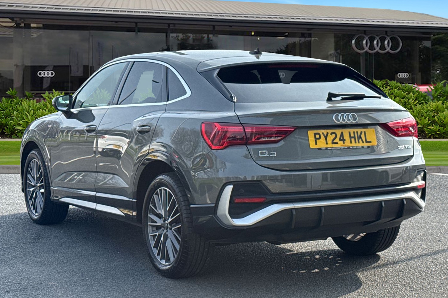 Used Audi Q3 2024 for sale - 77961385: Photo 2