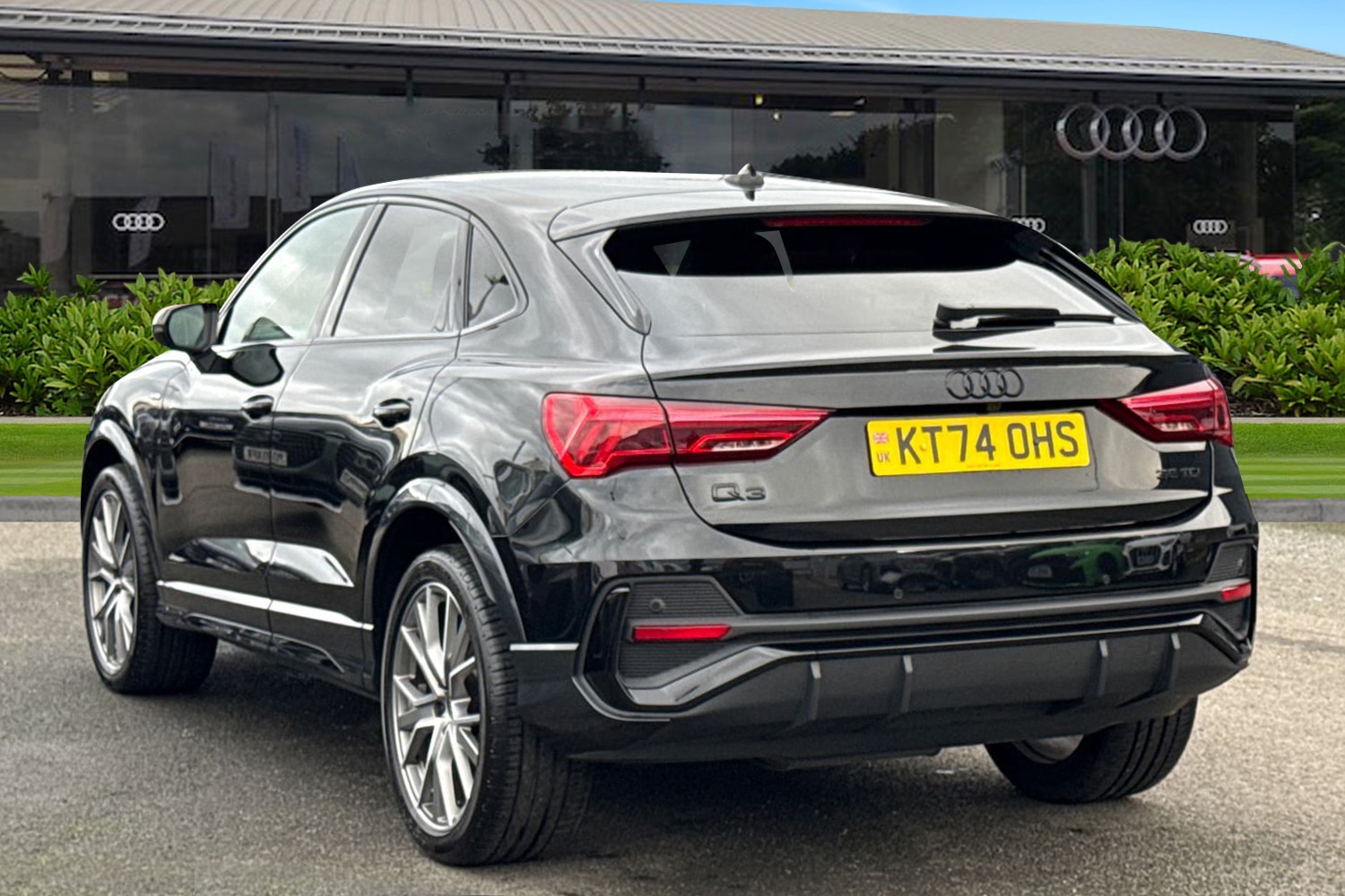 Used Audi Q3 2025 for sale - 77368471: Photo 2