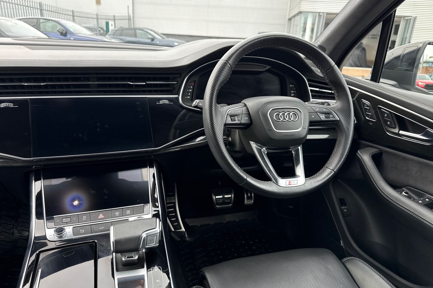 Used Audi Q7 2023 for sale - 76113740: Photo 17
