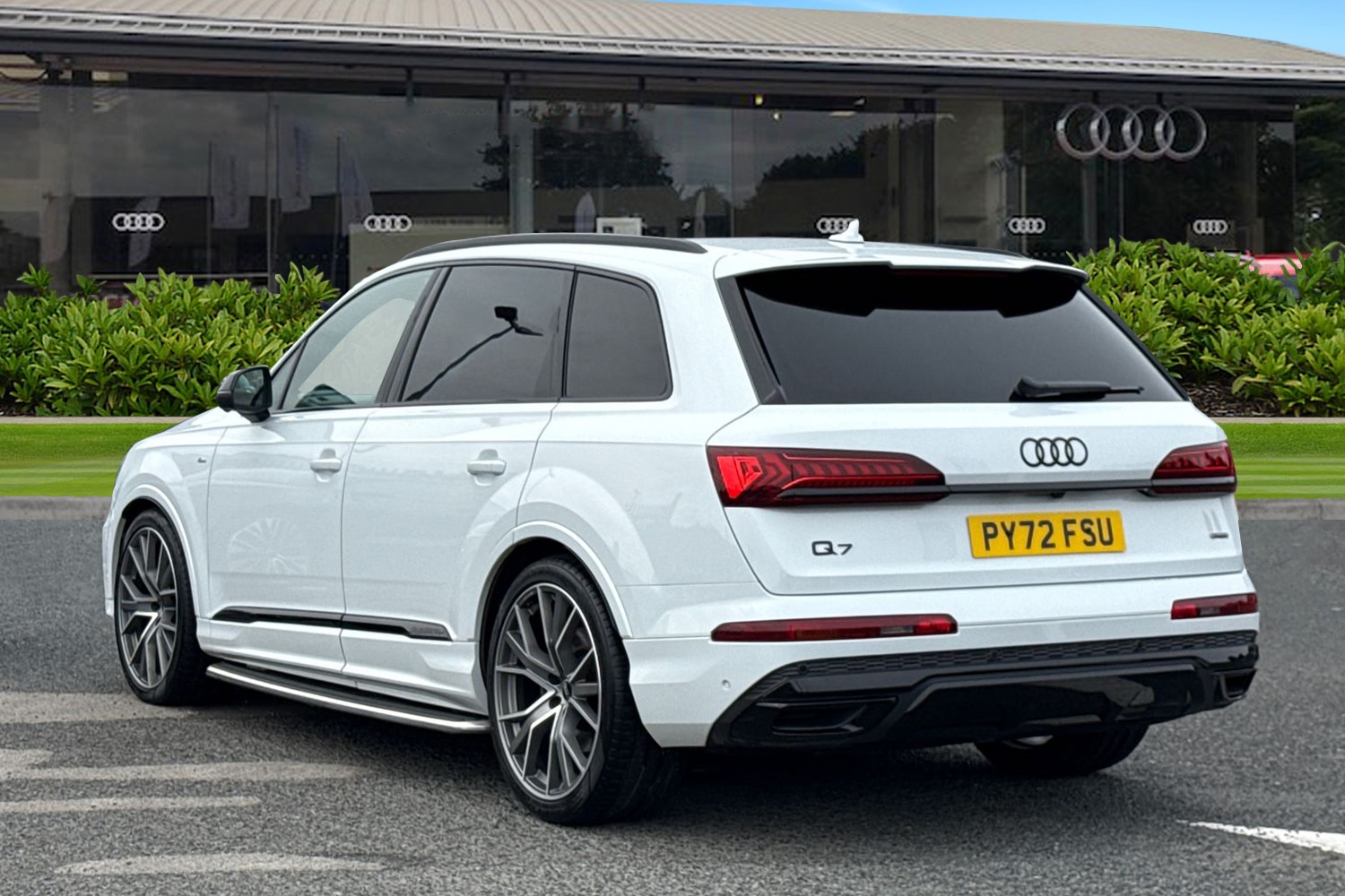 Used Audi Q7 2023 for sale - 76113740: Photo 2