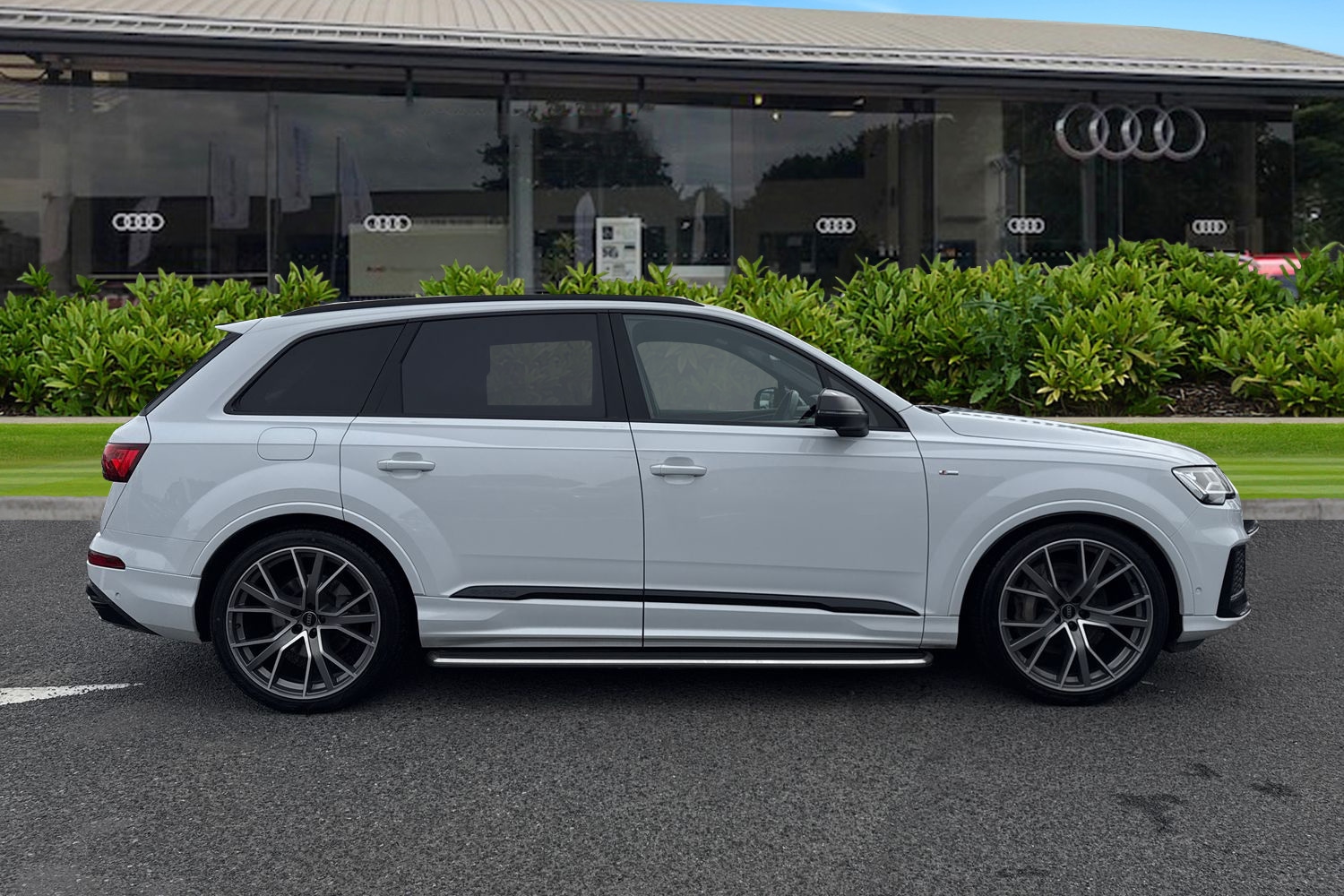Used Audi Q7 2023 for sale - 76113740: Photo 3