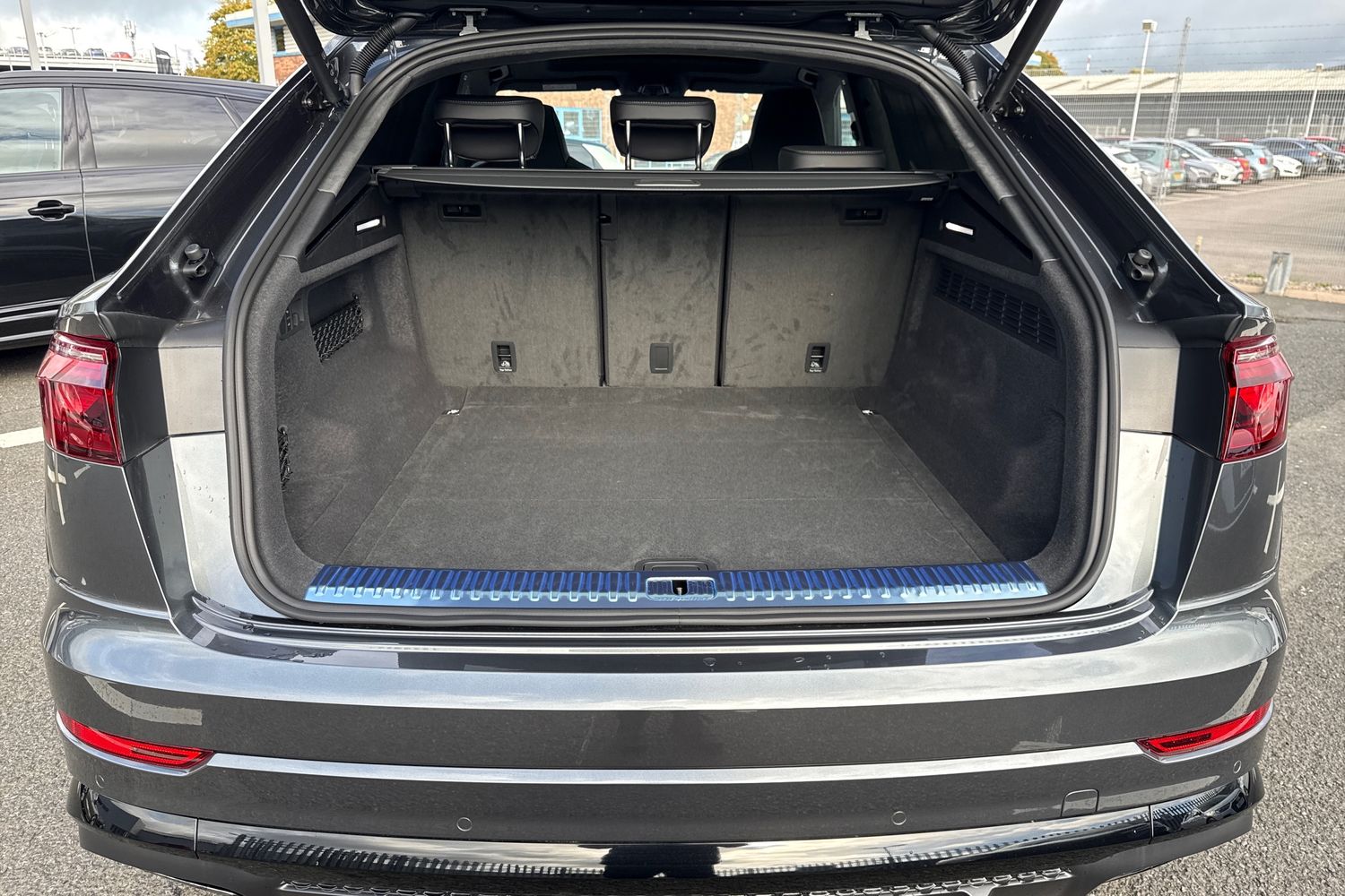 Used Audi Q8 2025 for sale - 76654343: Photo 6